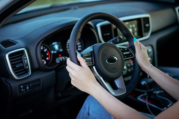 Ako sa zbaviť nepríjemných vibrácií volantu pri jazde alebo brzdení?